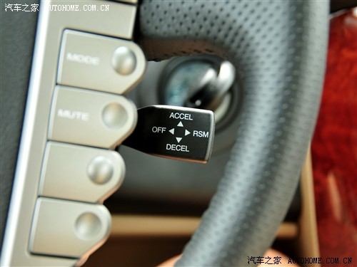 荣威 上海汽车 荣威w5 2011款 3.2l 4wd 尊域版