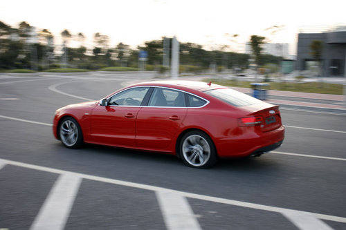 绅士的外衣不羁的性格 试驾奥迪S5 sportback