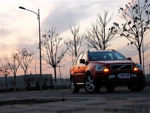 纯正“瑞典红”小试沃尔沃XC90运动版 汽车之家