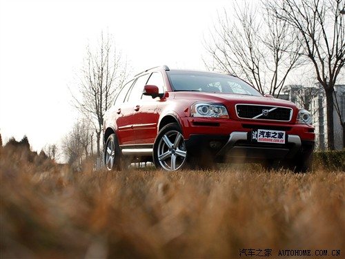 纯正“瑞典红”小试沃尔沃XC90运动版 汽车之家