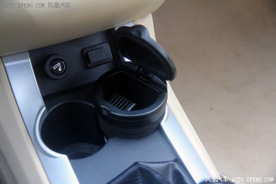 试驾海马M3 整体水平优秀动力刚刚及格(3)