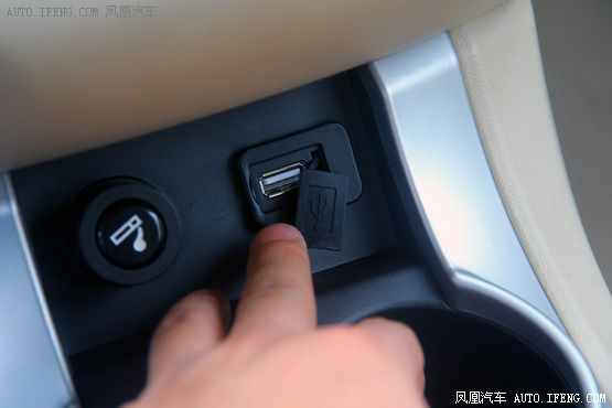 试驾海马M3 整体水平优秀动力刚刚及格(2)