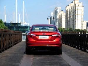 奇瑞奇瑞汽车艾瑞泽72013款 1.6L DVVT CVT致享版