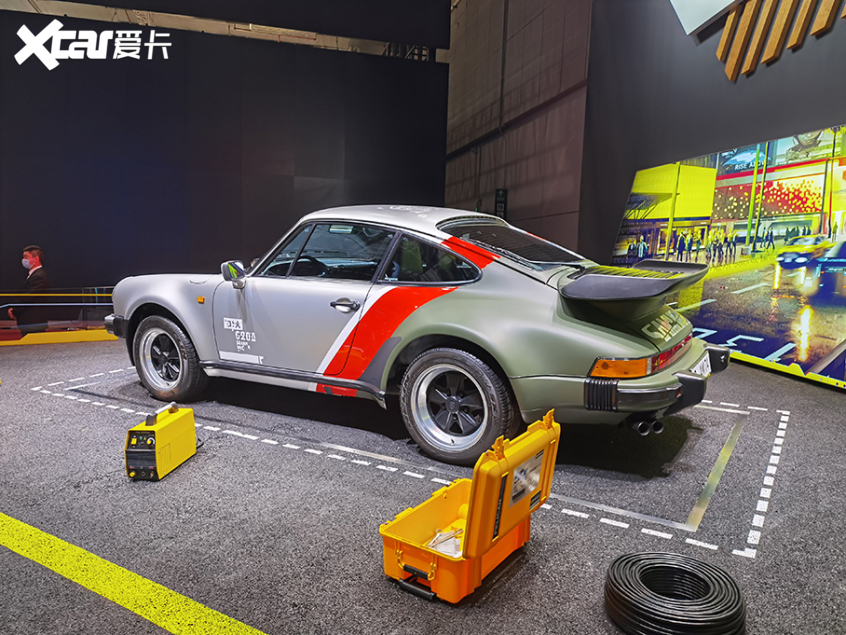上海车展：《赛博朋克2077》911 Turbo