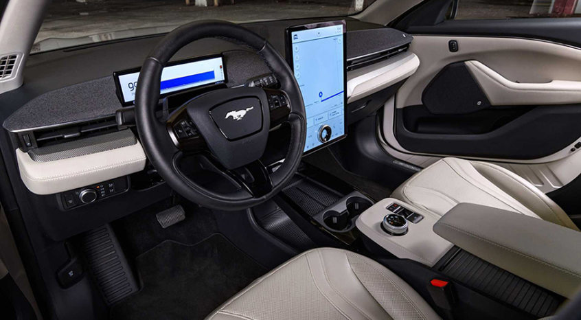 Mustang特别版官图发布 帅气的白色野马